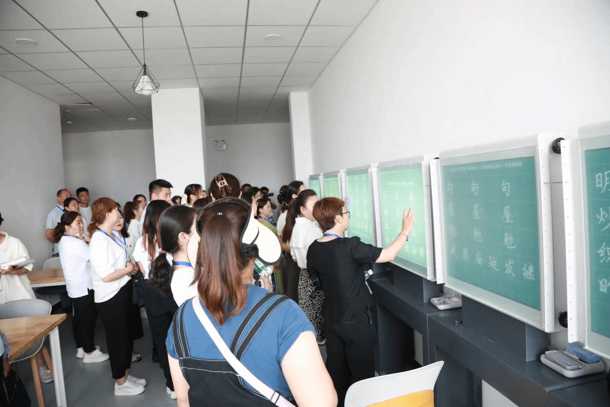 伊犁州大中小学思政课一体化建设结对共建校暨助力乡村振兴中小学思政工作队伍培训班圆满结业