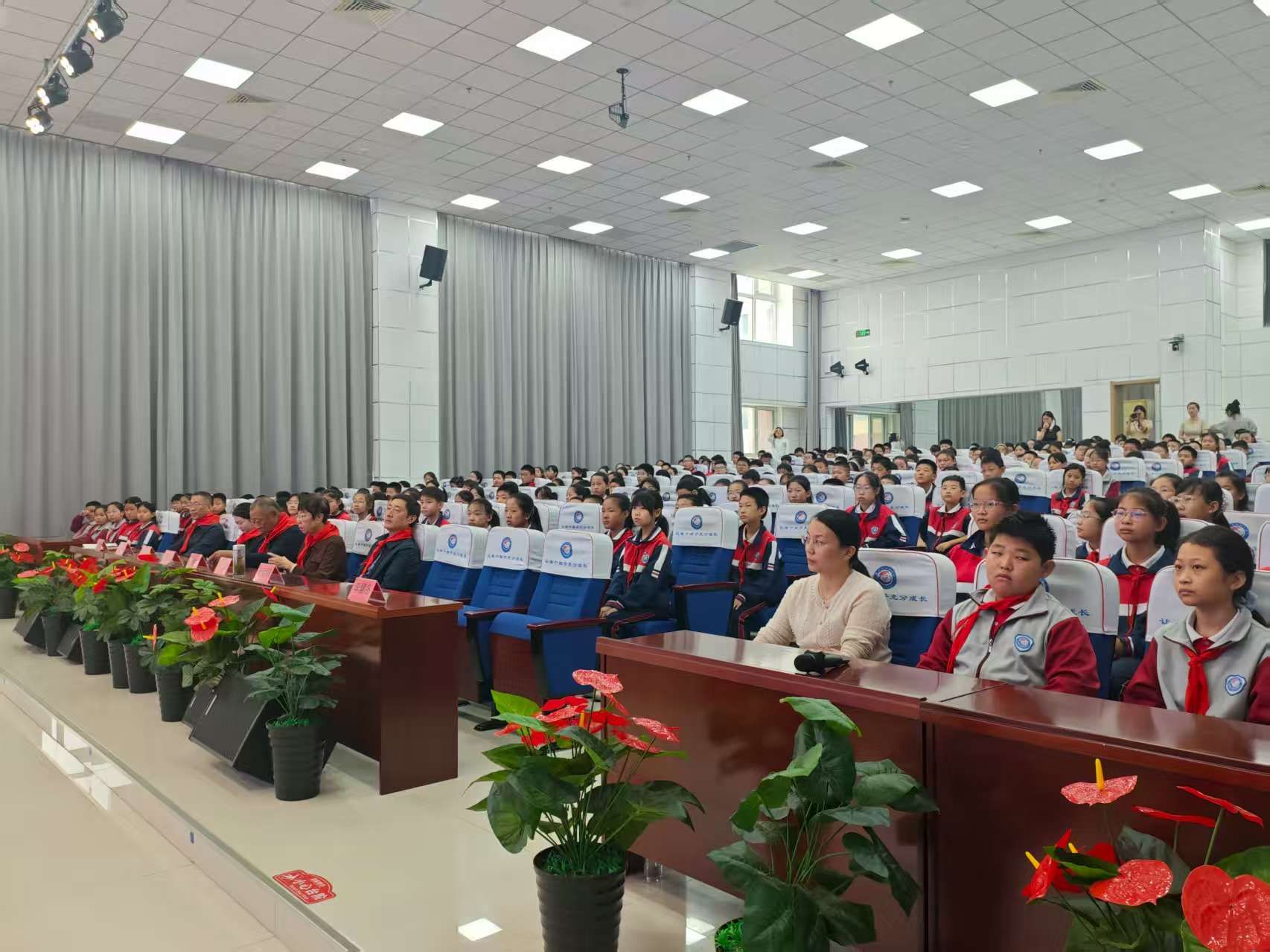 高校力量赋能基础教育 红色宣讲照亮少年成长路——我校教师赴坊子兴国小学开展主题宣讲暨中小学文化课程培训服务